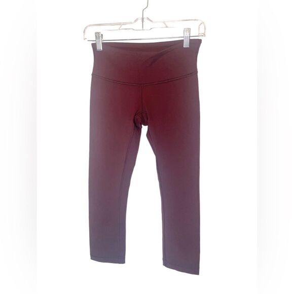 Lululemon 21" Cropped Burgundy Capri Leggings Wunder Under Material - Picture 1 of 5